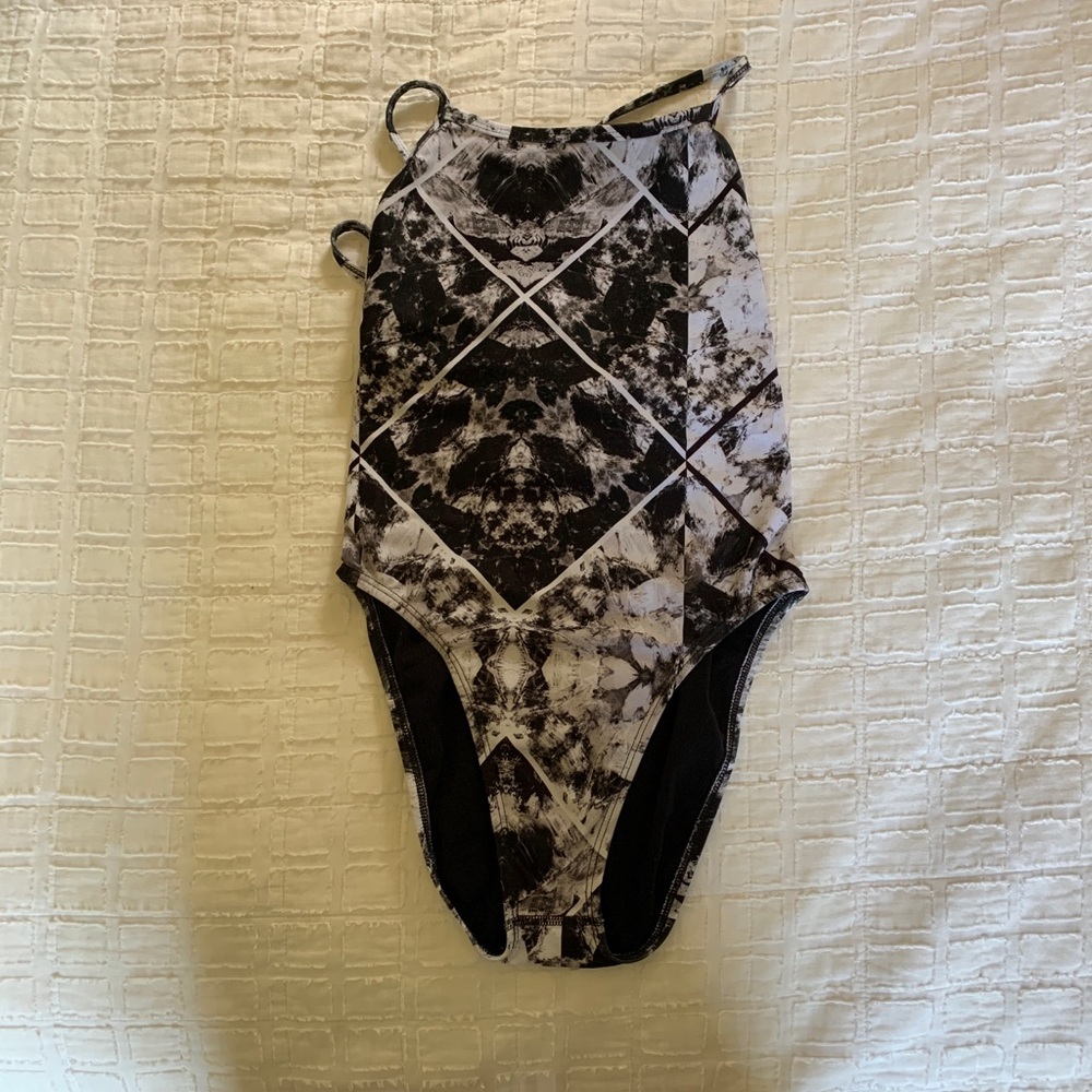 Jolyn One Piece